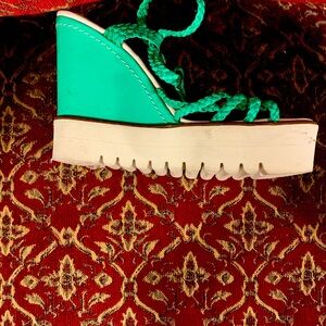 Beautiful green color summer wedges.